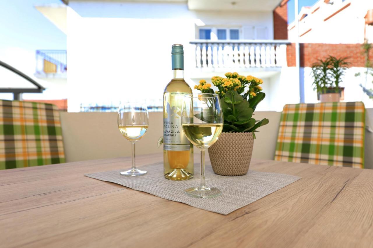 Apartman Zara Exteriör bild